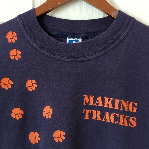 Russell 90's Vintage Making Tracks Paw Prints Short Sleeve Crewneck Tee Navy L - Picture 2 of 12